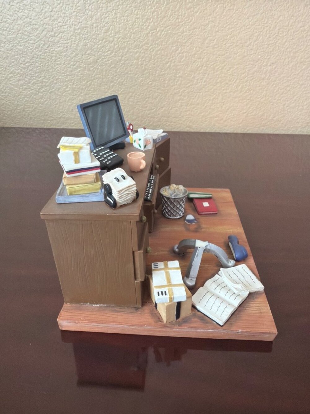 1997 Annie Lee Sass 'n Class "Getting the Job Done" Figure – Damaged/For Parts - Picture 5 of 12